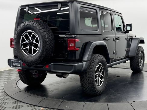 Used 2024 Jeep Wrangler Unlimited Rubicon AWD/4WD image 10