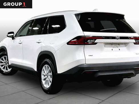 Certified 2025 Toyota Grand Highlander AWD image 12
