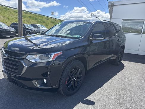 Used 2021 Chevrolet Traverse Premier w/ Redline Edition AWD/4WD image 6