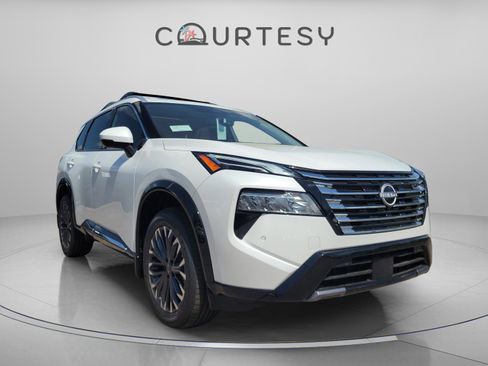 New 2026 Nissan Rogue Platinum w/ Platinum Premium Package image 5