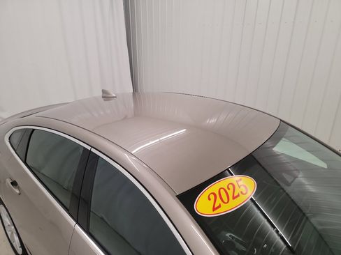 Used 2025 Chevrolet Malibu LT image 6