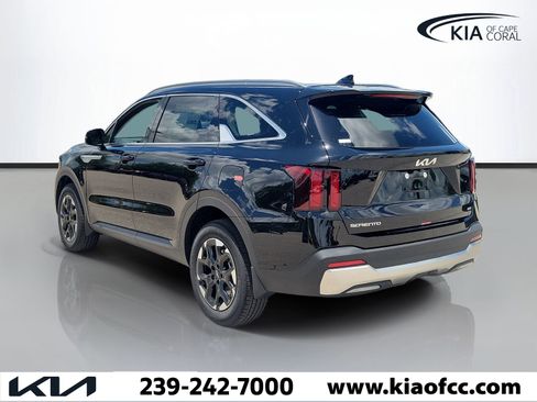 New 2026 Kia Sorento S w/ S Panoramic Sunroof Package AWD/4WD image 4