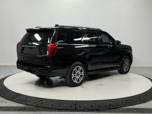 Used 2025 Ford Expedition Active AWD/4WD image 8