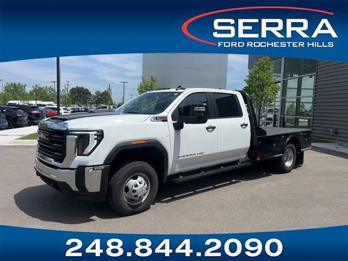 Used 2025 GMC Sierra 3500 Pro w/ Convenience Package AWD/4WD image 1
