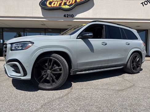 Used 2024 Mercedes-Benz GLS 450 4MATIC image 15
