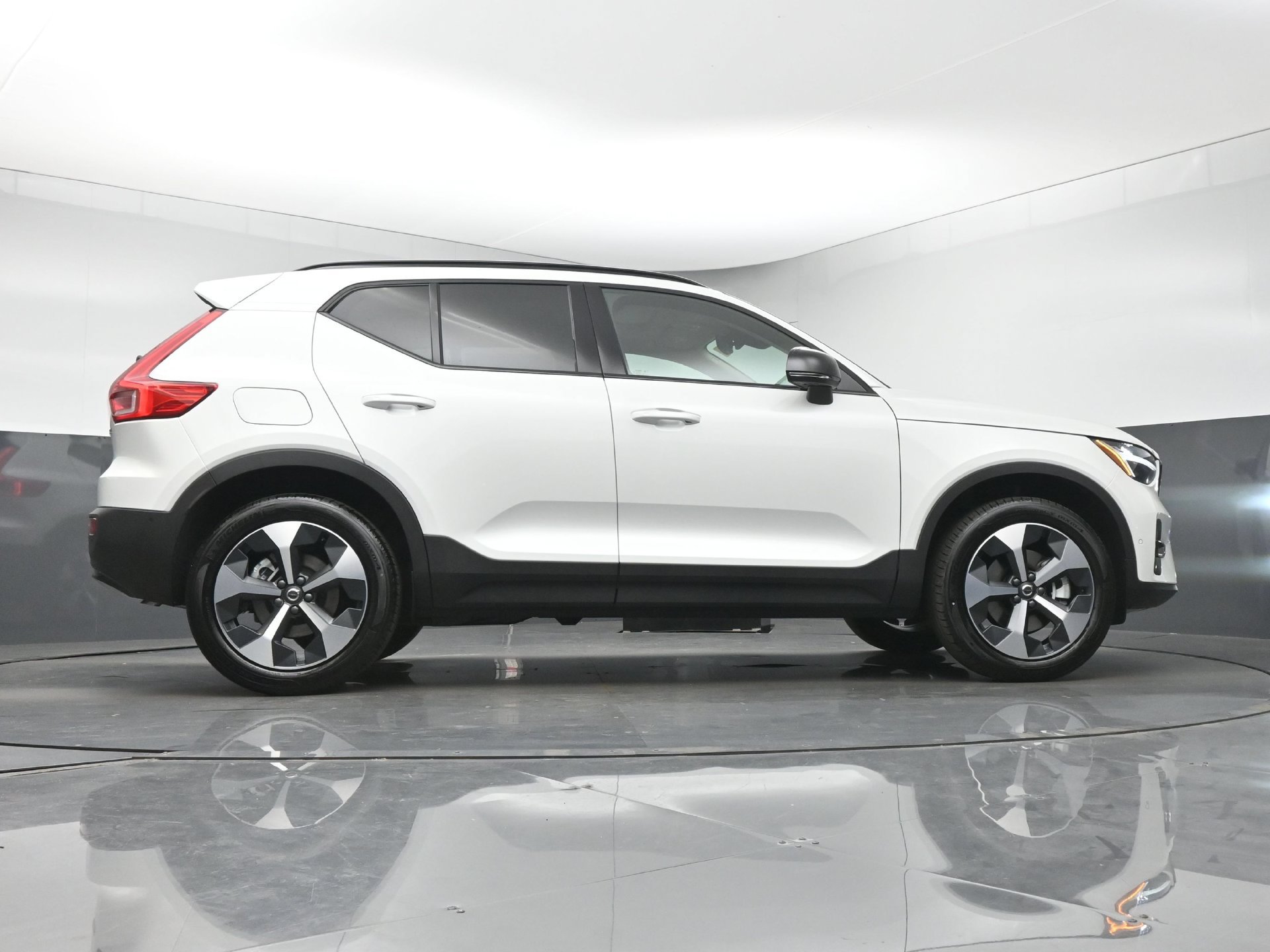 New 2026 Volvo XC40 B4 Plus w/ Protection Package Premier FWD image 42