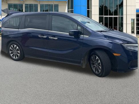 Used 2024 Honda Odyssey EX-L image 2