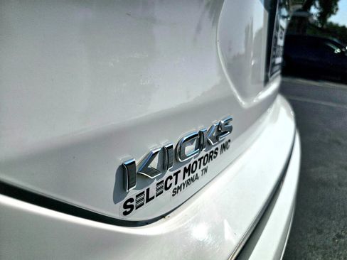Used 2021 Nissan Kicks SV image 9