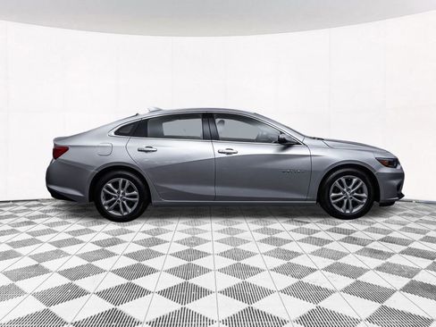 Used 2016 Chevrolet Malibu LT image 10