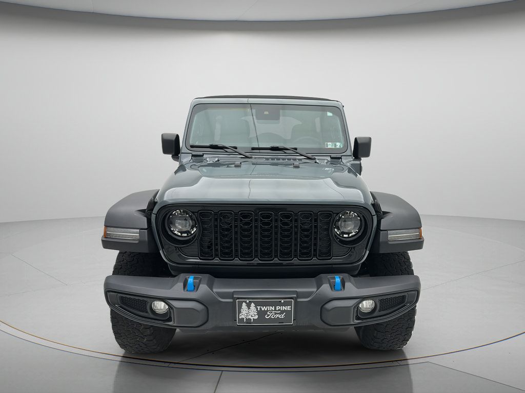 Used 2024 Jeep Wrangler Unlimited AWD/4WD image 2