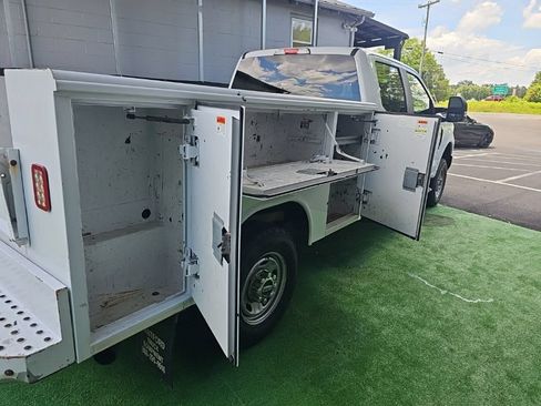 Used 2019 Ford F250 XL w/ Power Equipment Group AWD/4WD image 32