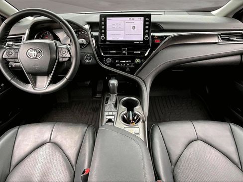 Used 2022 Toyota Camry XSE image 16