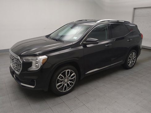 Used 2022 GMC Terrain Denali w/ Denali Premium Package AWD/4WD image 2