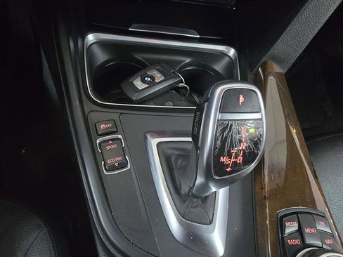 Used 2014 BMW 428i xDrive Convertible image 21