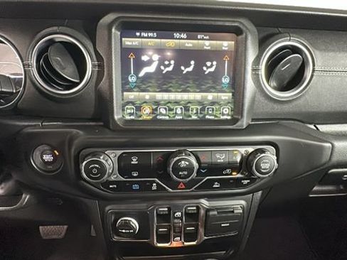 Used 2023 Jeep Wrangler Unlimited Sahara AWD/4WD image 22