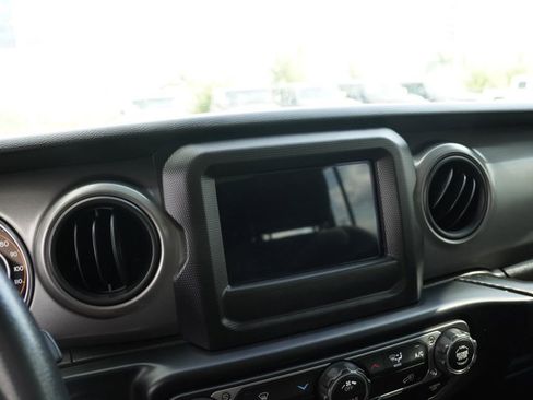 Used 2023 Jeep Wrangler Sport image 12