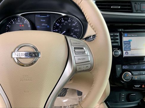 Used 2015 Nissan Rogue SL FWD image 25
