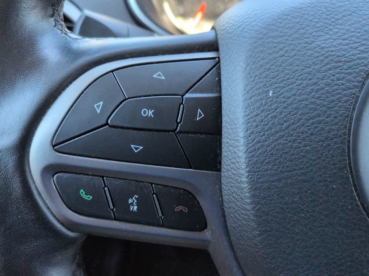 Used 2021 Jeep Cherokee Limited w/ Mopar Interior Package AWD/4WD image 24