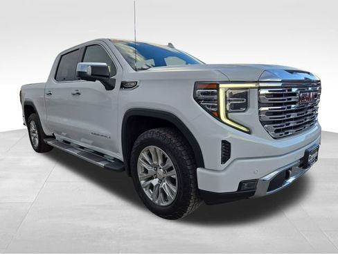 Used 2024 GMC Sierra 1500 Denali w/ Technology Package AWD/4WD image 1