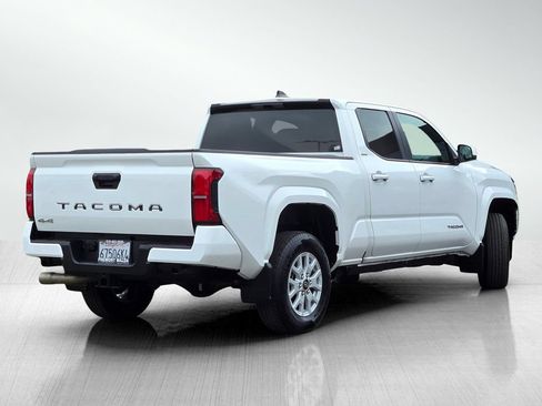Used 2025 Toyota Tacoma SR5 AWD/4WD image 4
