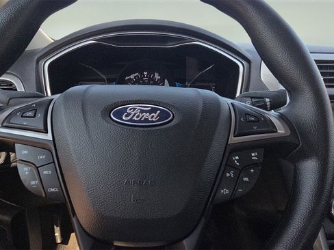 Used 2018 Ford Fusion S image 11