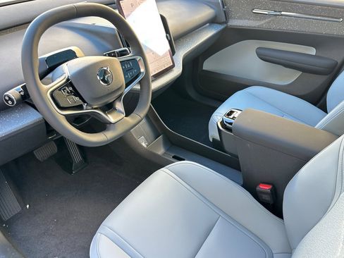 New 2025 Volvo EX30 Ultra w/ Protection Package Premier image 9