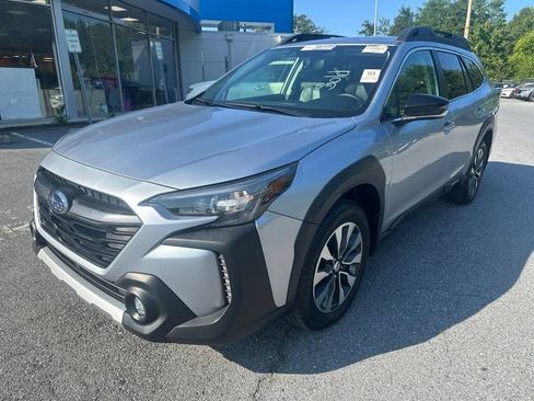 Used 2025 Subaru Outback Limited w/ Popular Package #2 AWD/4WD image 1