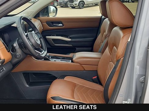 Used 2023 Nissan Pathfinder Platinum w/ Cargo Package FWD image 11