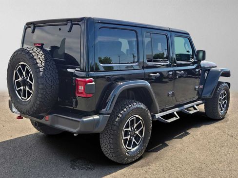 Used 2026 Jeep Wrangler Unlimited Rubicon AWD/4WD image 3