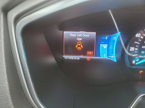 Used 2014 Ford Fusion SE image 24