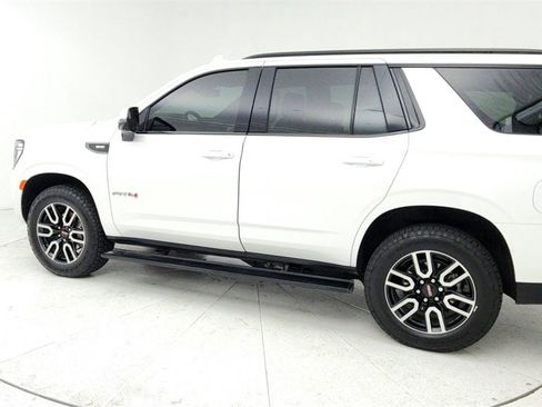 Used 2023 GMC Yukon AT4 w/ Technology Package image 4
