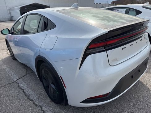 Used 2025 Toyota Prius LE image 7