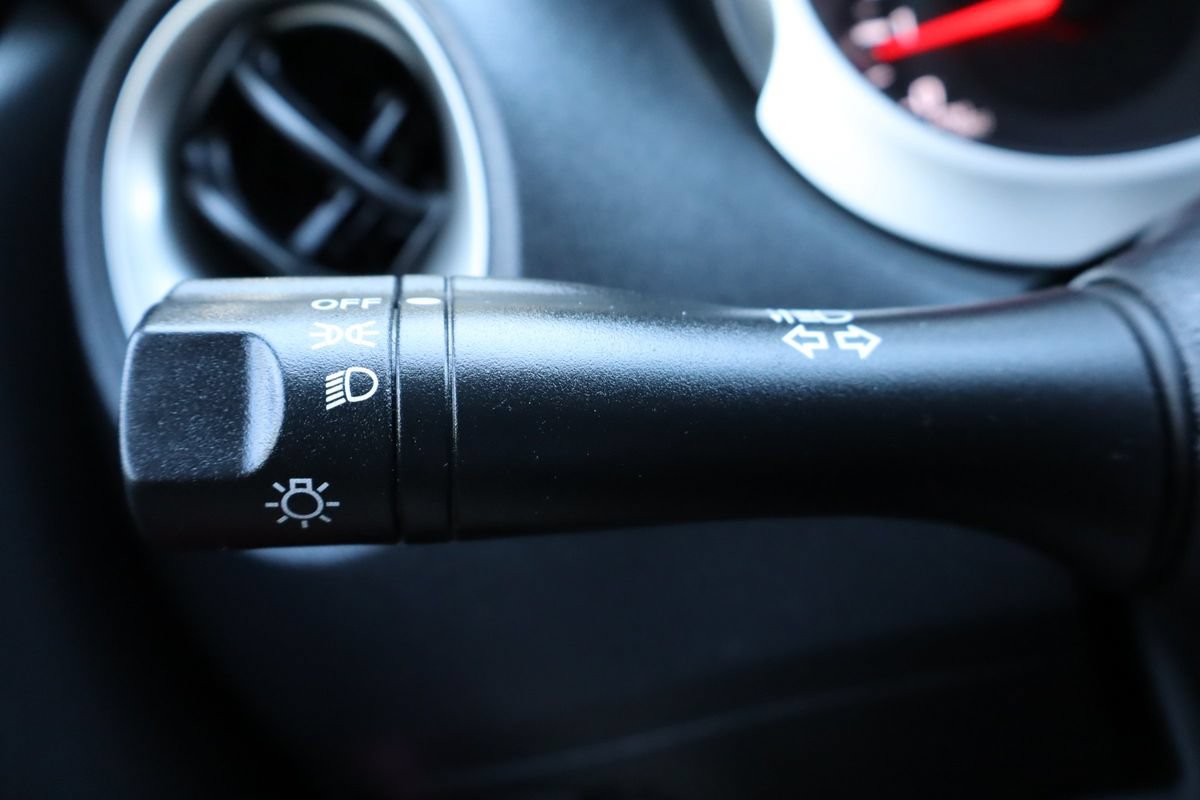 Used 2012 Nissan Juke SV AWD/4WD image 32