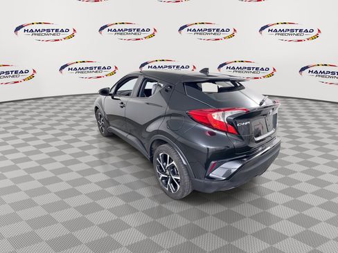 Used 2019 Toyota C-HR XLE FWD image 6