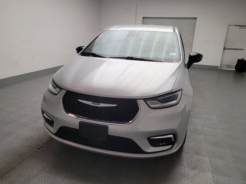 Used 2024 Chrysler Pacifica Touring-L FWD image 15