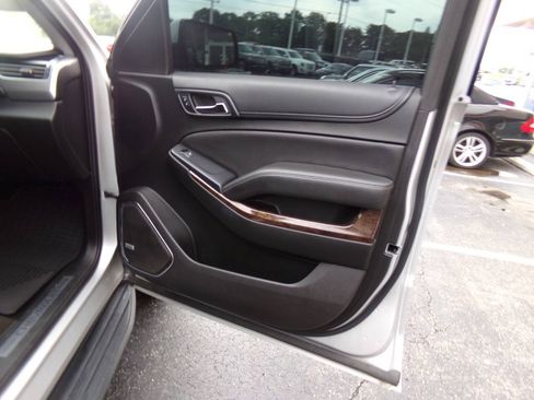 Used 2017 Chevrolet Tahoe LT AWD/4WD image 32