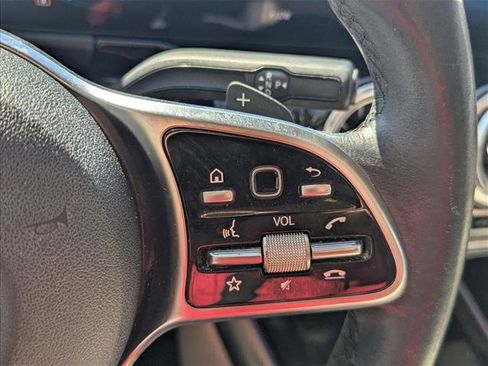 Used 2023 Mercedes-Benz GLA 250 4MATIC image 11