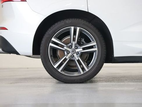 Used 2021 Volvo XC60 T6 Momentum image 20