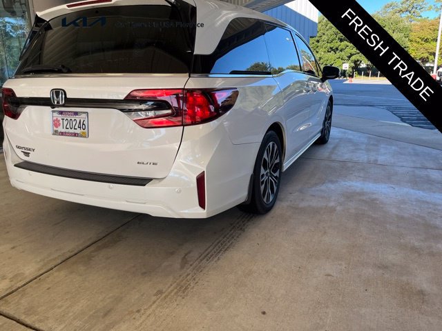 Used 2025 Honda Odyssey Elite image 3