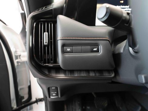Used 2026 Nissan Armada PRO-4X AWD/4WD image 11