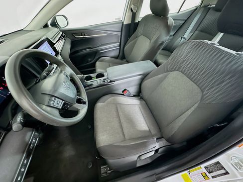 Used 2025 Toyota Camry LE image 13