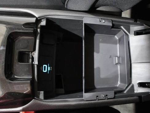 Used 2016 Ford Fusion SE FWD image 31