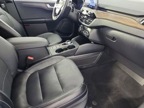 Used 2020 Ford Escape Titanium AWD/4WD image 16