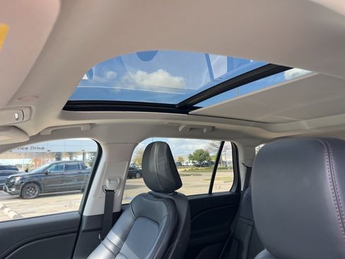 Used 2025 Lincoln Aviator Premiere w/ Equipment Group 101A image 8