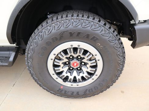 New 2026 Ford Bronco Outer Banks AWD/4WD image 19