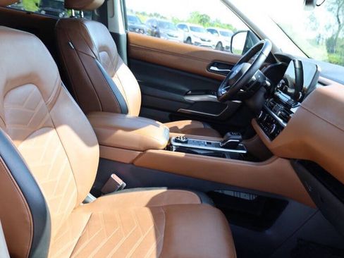 Used 2022 Nissan Pathfinder Platinum w/ Cargo Package AWD/4WD image 15
