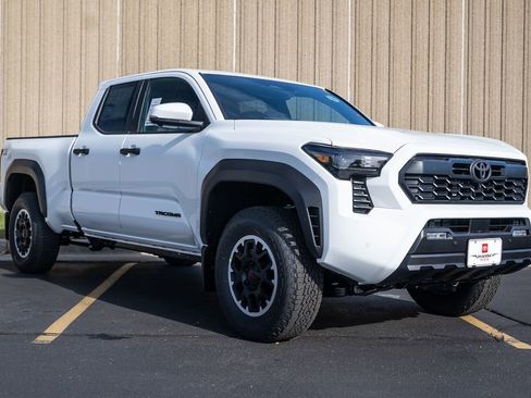 New 2025 Toyota Tacoma TRD Off-Road w/ TRD Off Road Premium Package image 2
