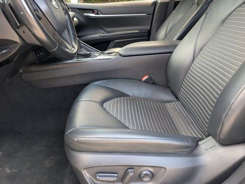 Used 2022 Toyota Camry SE FWD image 15