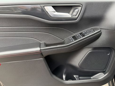 Used 2025 Ford Escape ST-Line image 16