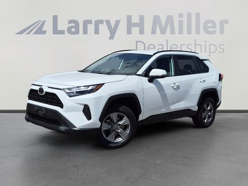 Used 2024 Toyota RAV4 XLE image 1
